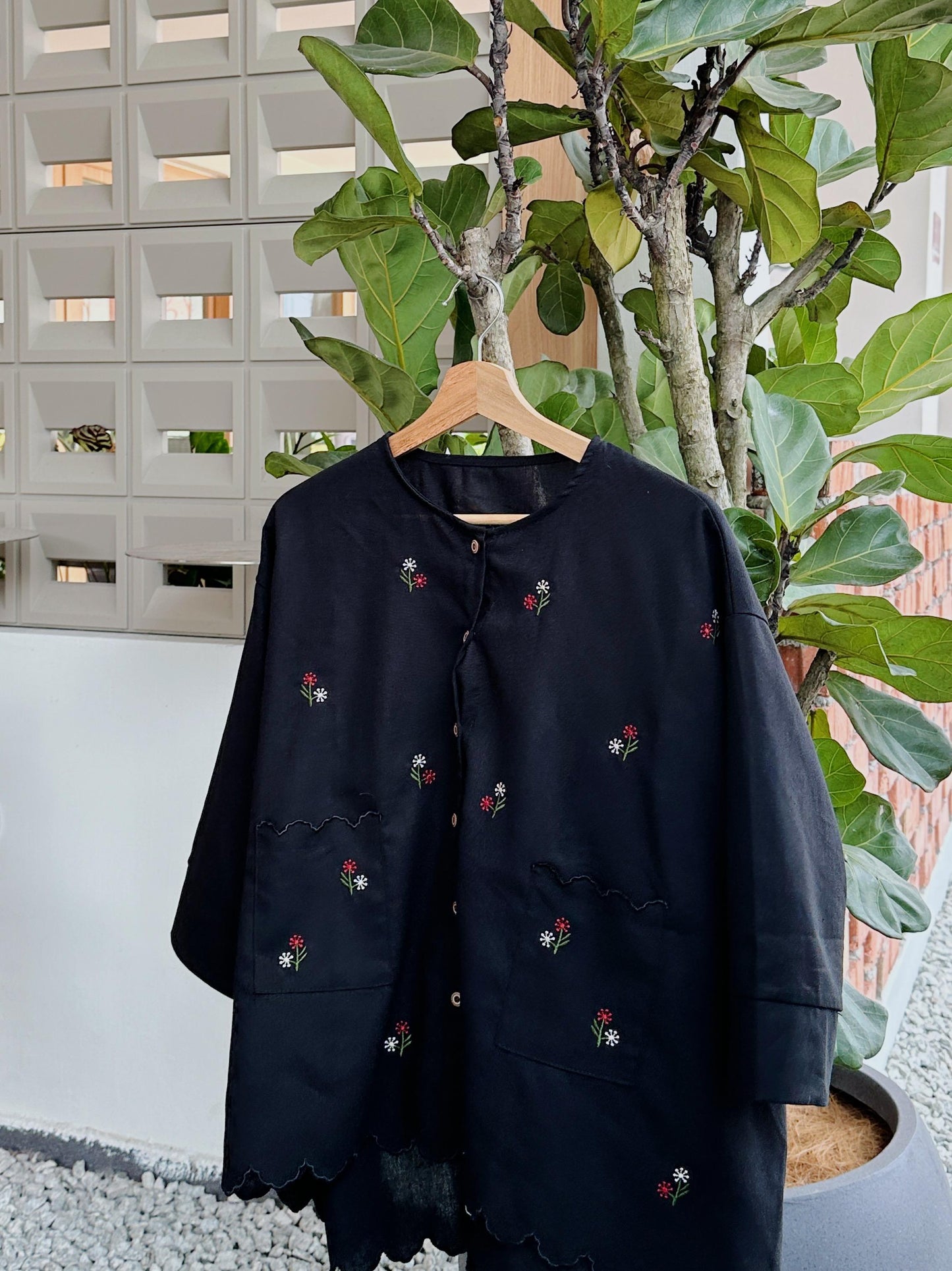 Black Sulam Blouse